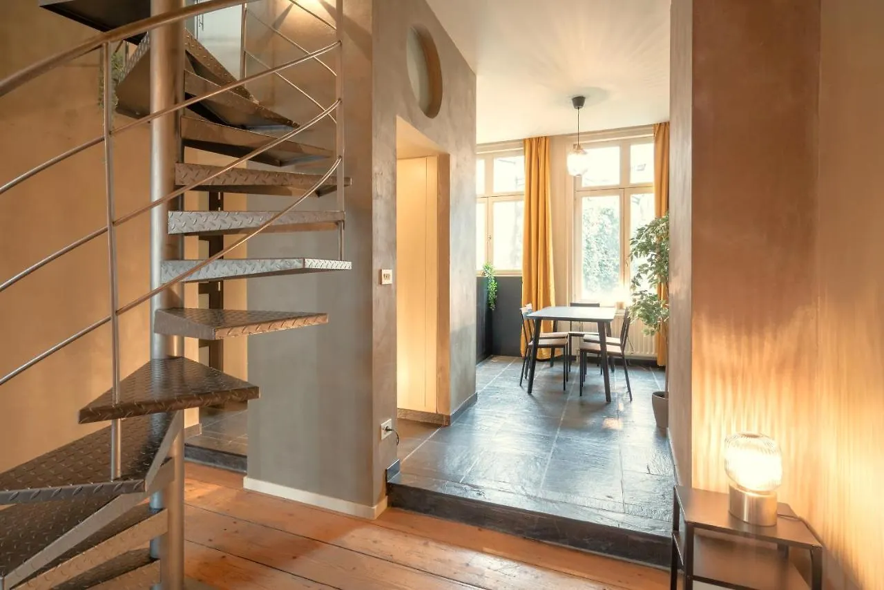 The Charming Hendrik Square Apartments Antwerp