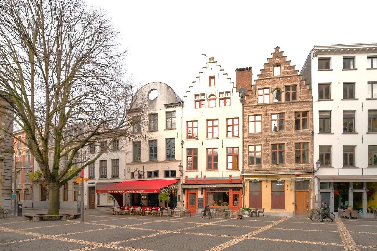 The Charming Hendrik Square Apartments Antwerp Belgium