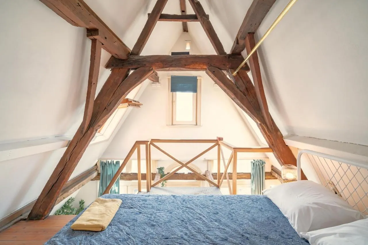 The Charming Hendrik Square Apartments Antwerp